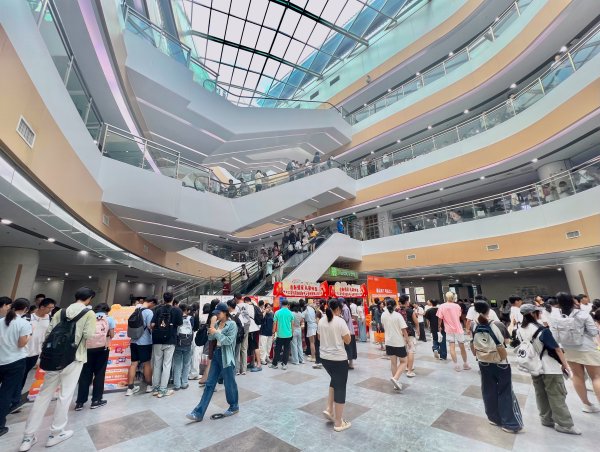 恒利决策 师恩暖疆粤 情满松涛园｜这场金秋帮扶品鉴活动让中大师生直呼“好甜！”
